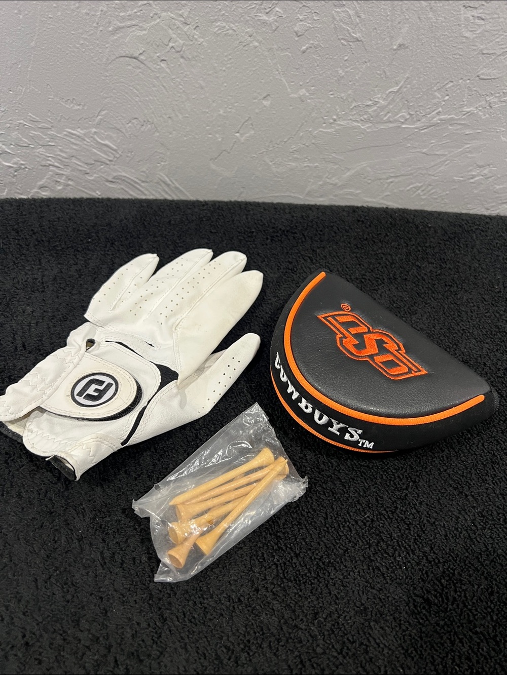 ⛳️🏌️‍♂️ Oklahoma State Cowboys Mallet Putter Golf  Headcover & FootJoy XL Glove